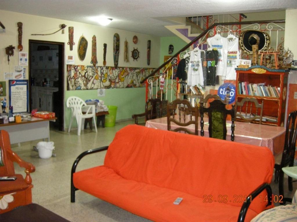 Tamarindo Hostel Сан-Педро-Сула Экстерьер фото